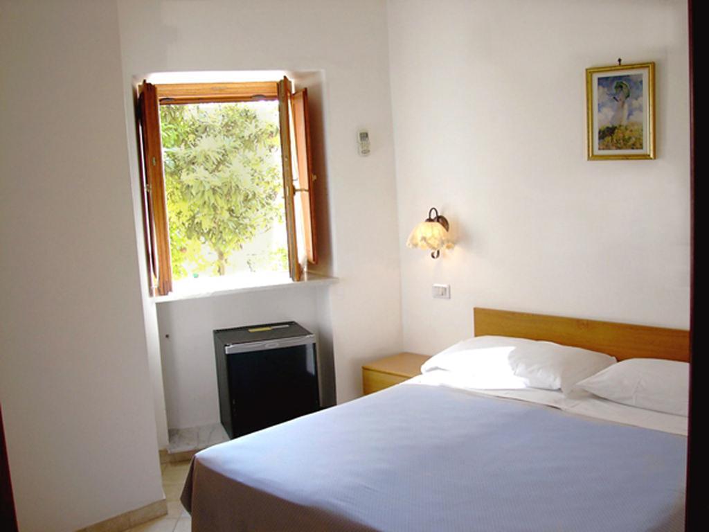 Ludovica Room Positano Bilik gambar